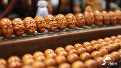 山东手造丨当异形果核遇上创意雕工，看德州核雕匠人小刀下的大乾坤