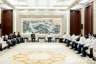 李干杰周乃翔会见我省全国公安系统英雄模范立功集体代表