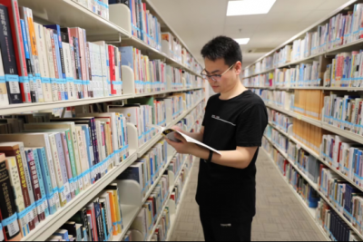 市突贡专家张文刚:“以德为先”育人 “以生为本”教学