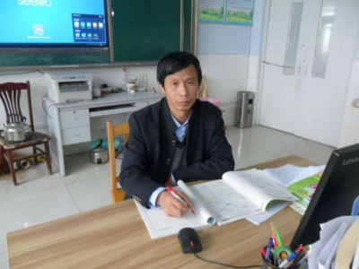 市突贡专家张强 :扎根乡村育桃李 