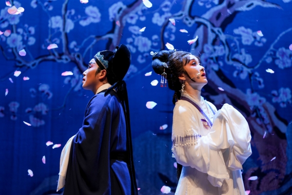 浙江小百花越剧院在伦敦开启英德巡演