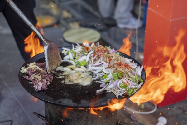 甘肅山丹炒撥拉美食節(jié)火熱開(kāi)幕