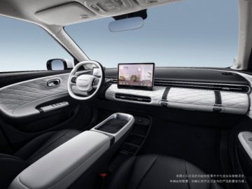 10 萬級(jí)家用 SUV 優(yōu)選：奕派納米 01，智能 + 空間助家庭  