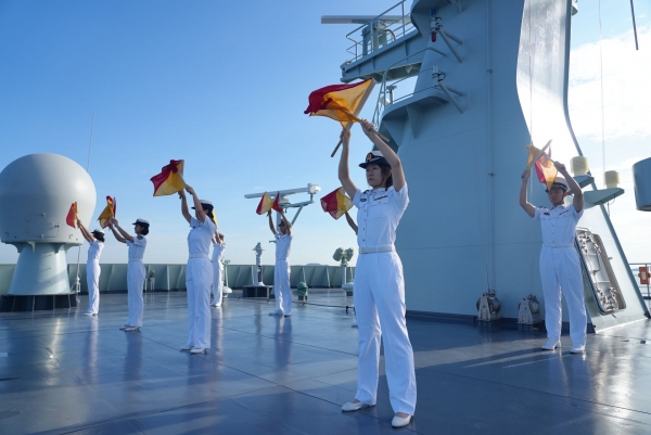 海軍83艦編隊抵達泰國進行友好訪問