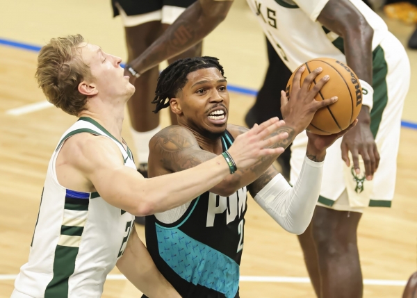 NBA常規(guī)賽：開拓者勝雄鹿