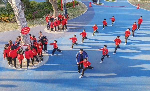 大楊樹下的堅(jiān)守