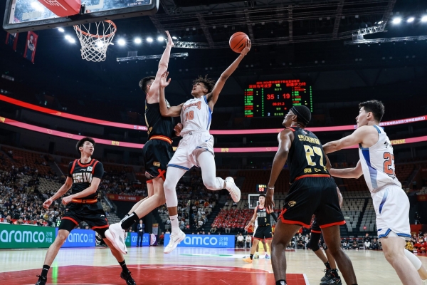 CBA常規(guī)賽：深圳馬可波羅勝新疆伊力特