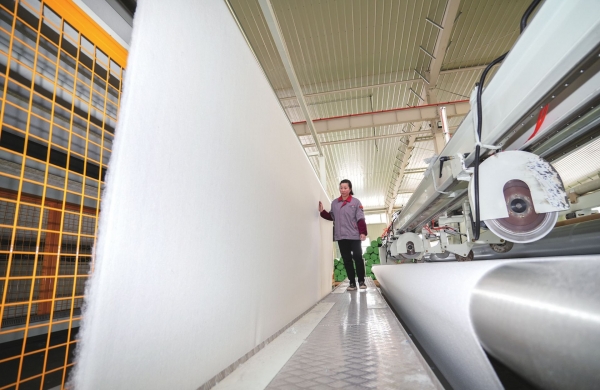 恒陽(yáng)新材料—— 上馬新項(xiàng)目 搶占高端市場(chǎng)