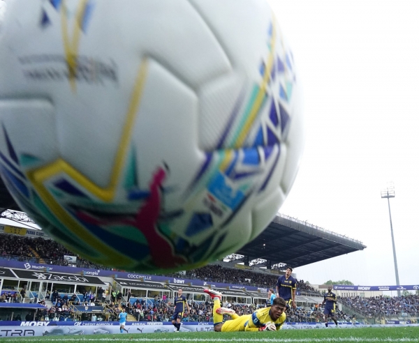 意甲：帕尔马平那不勒斯