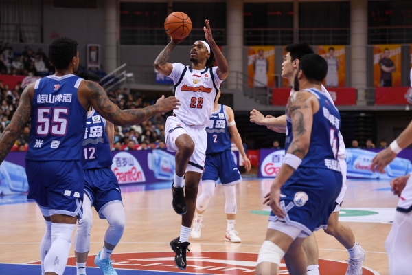 CBA常规赛：青岛崂山啤酒不敌广东东阳光