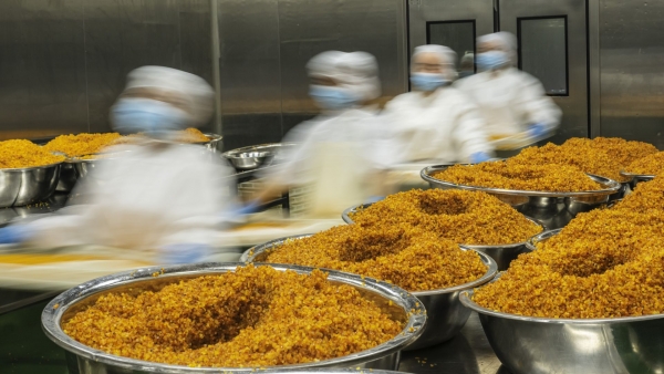 湖北秭归：脐橙全果加工 助力乡村振兴