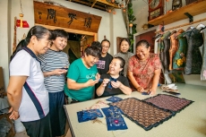 德州市级非遗传承人王晓瑜坚守手缝针技艺—— 指尖承非遗 巧手促就业