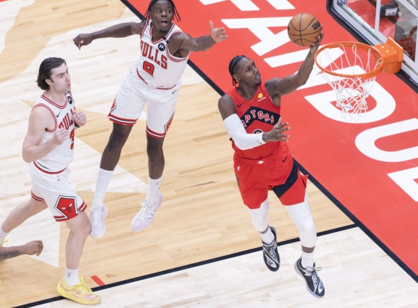 NBA常规赛：猛龙胜公牛