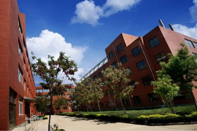 山东华宇工学院把思想政治工作贯穿教学全过程，让内容实起来 课堂活起来