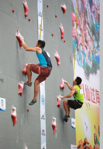 中国攀岩联赛齐河站开幕 | 12支代表队上演“岩壁芭蕾”  