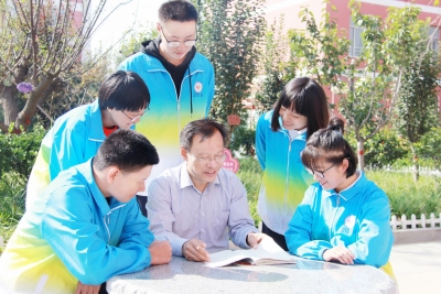 齐河县实验中学校长高杨：差异化施教 精准化育人