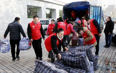 德州市义工协会发起爱心棉衣捐献活动|首批6000余件送给陵城贫困群众