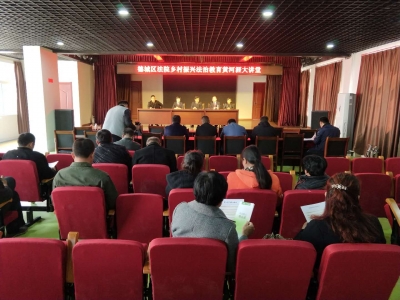 德城区法院举办法治教育大讲堂，大家说：“法律知识送到我们家门口”