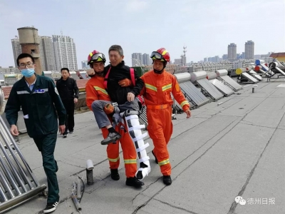 帅！最暖“直男抱”！事发德州