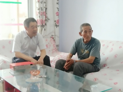 刘炳国到经开区走访慰问老党员困难党员