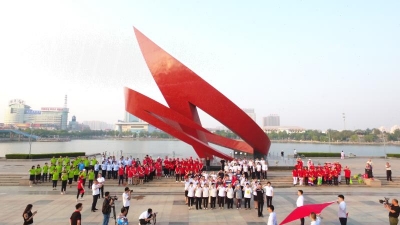 快闪 | 柴市社区的党员活动日，200余名党员齐唱《我和我的祖国》