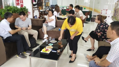 一壶茶约来八方客，小平台发挥大作用！德州“周末约茶”约出创意和商机