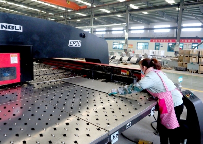 救护车界的N95口罩！德州负压救护车新型滤毒系统紧锣密鼓生产