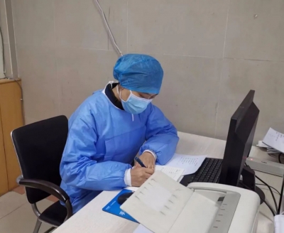 市第二人民医院发热门诊霍晓：手机24小时为患者开机，时刻注意安抚患者情绪