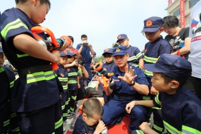 追梦火焰蓝，争做接班人！德州举行首届儿童节消防主题活动