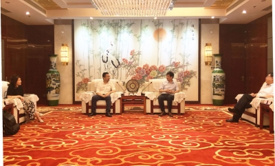 李猛杨洪涛会见华云控股集团客人