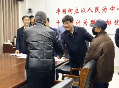 德州市委书记李猛到人民来访接待中心接访 切实解决群众“急难愁盼”问题