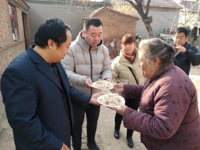 临齐街道：开展冬至送温暖爱心活动