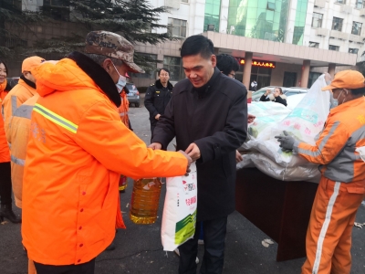 金陵商会慰问济南德州两地环卫工人
