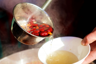 战极寒 | 德州市城管局环卫中心：红枣枸杞汤送给环卫工，暖胃暖身又暖心