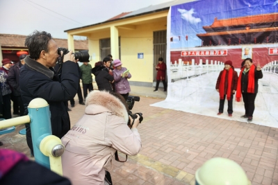 我们的节日|市文联、市摄协“进万家 送万照”