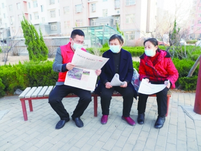 乐陵：爱心读报 情暖老人