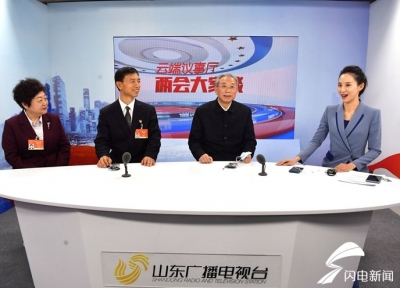 刘家义看望参加全国两会报道新闻工作者
