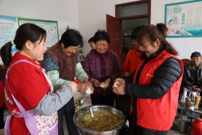 宁津保店镇刘仙村：每月3次办敬老宴  月月发放敬老补贴
