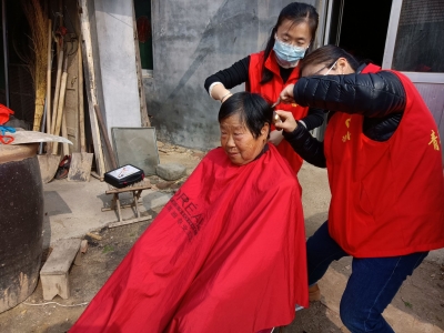  暖心 | 二月二青年志愿者进村入户为特殊老人义剪 