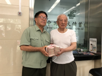 【乐跑现场】交纳10万元党费、捐赠40万资助家乡教育事业 | 德州老党员李孝明完成3个心愿