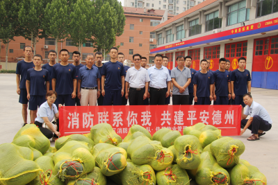 送清凉 | 佳居物业慰问消防指战员