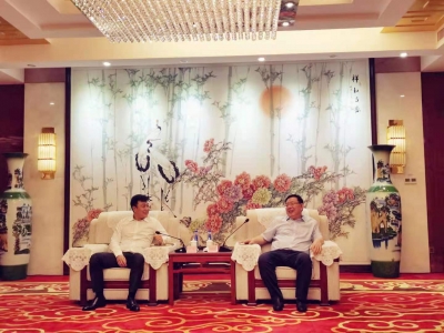 杨洪涛会见宗鸣一行