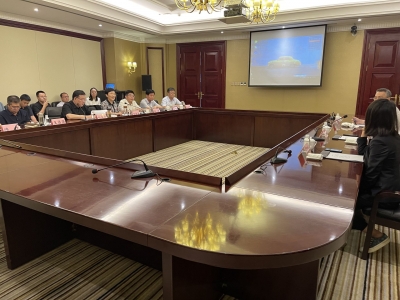 杨洪涛会见众地阳光客人