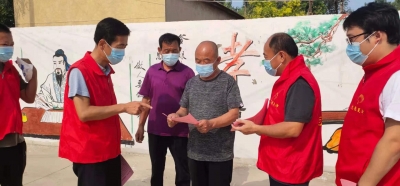 夏津：防控一线点亮志愿服务“一抹红”