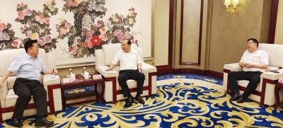 田卫东杨洪涛会见华鲁控股集团客人 翟长生参加