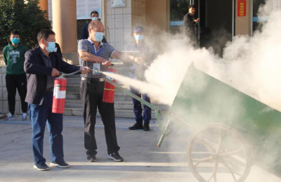 练兵先练将！德州科技职业学院组织科级以上人员学用消防器材