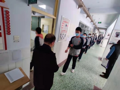 德州一中举行秋冬季疫情防控应急演练