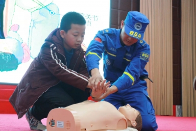 德州市道德模范崔亮亮：24小时待命 向险而行化危解困