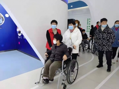 市助人为乐模范、向阳花志愿服务团团长肖秀霞：向阳向善 播洒阳光