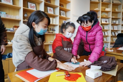 家庭文明新风尚 雕版迎春印吉祥 | 德州市直机关工委举办文明建设活动